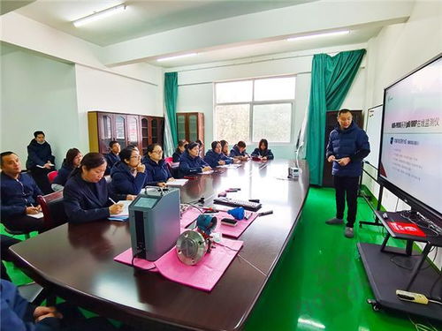 虹潤公司成功舉辦智能制造專題培訓與新產品技術知識講座